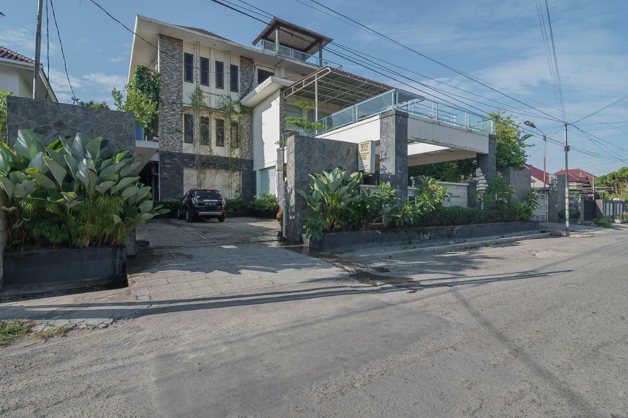 红多兹Plus酒店-近剑桥城市广场2号 棉兰 外观 照片